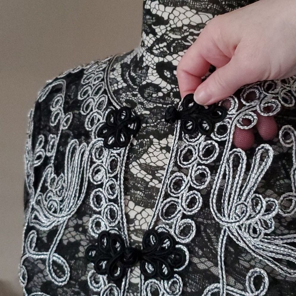 Jeannie mesh tunic with silver detail, size M - Picture 3 of 8